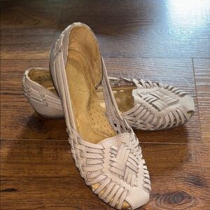 Natural Soul Tan Woven Flats size 8